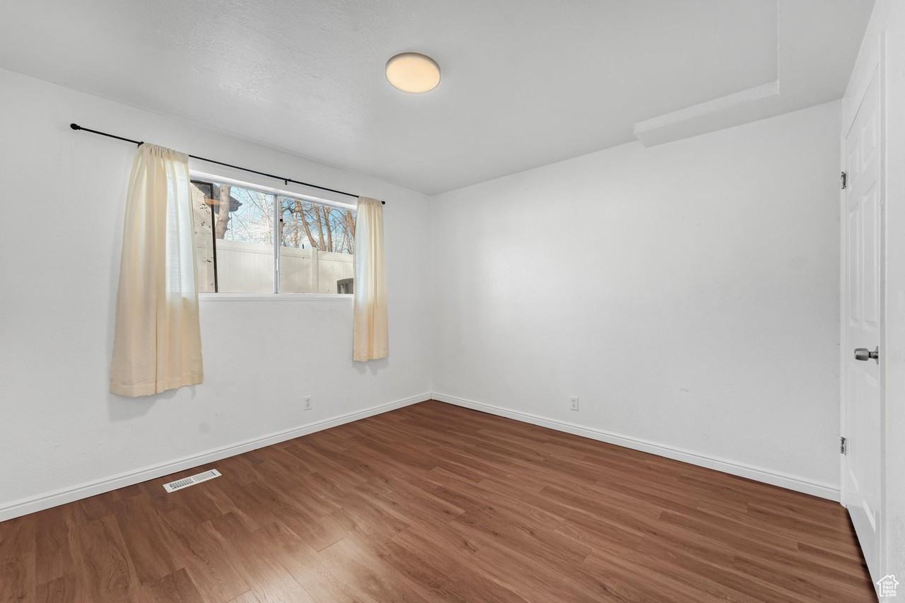 485 W Main St #D - Photo 6 of 7