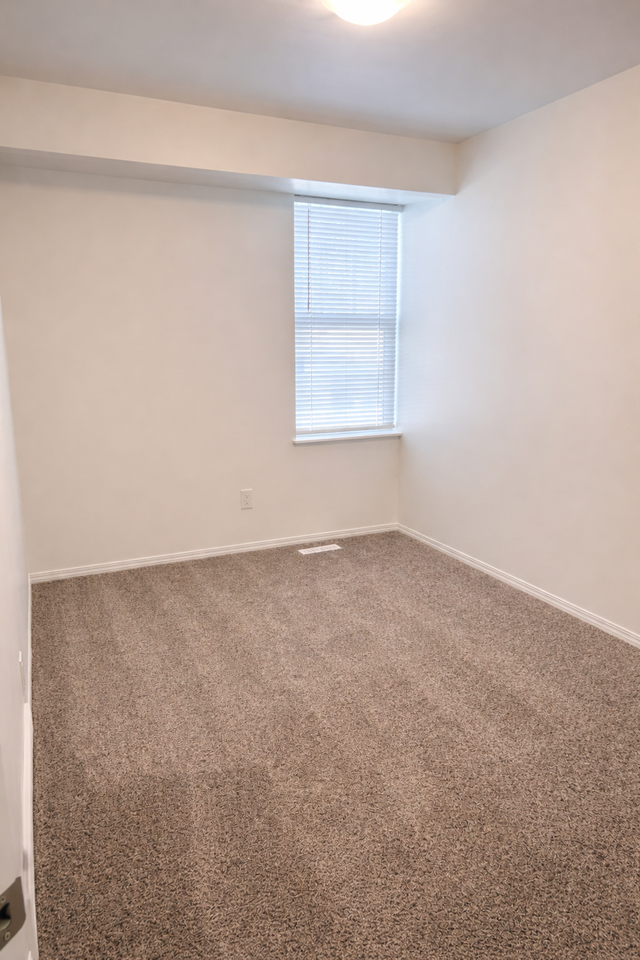 SF204 – 11811 & 11813 47 Street NW | Multiple Units Available | 1 MONTH FREE - Photo 7 of 14