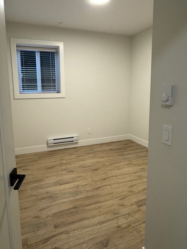 24625 105 A Avenue - Photo 5 of 9