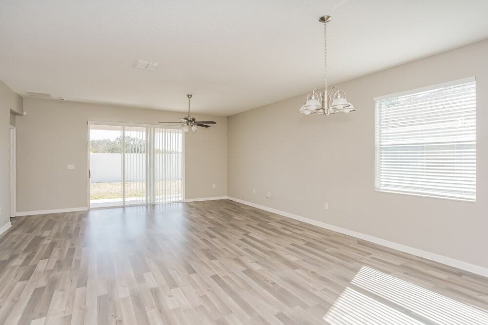 1309 Oak Pond St - Photo 4 of 16