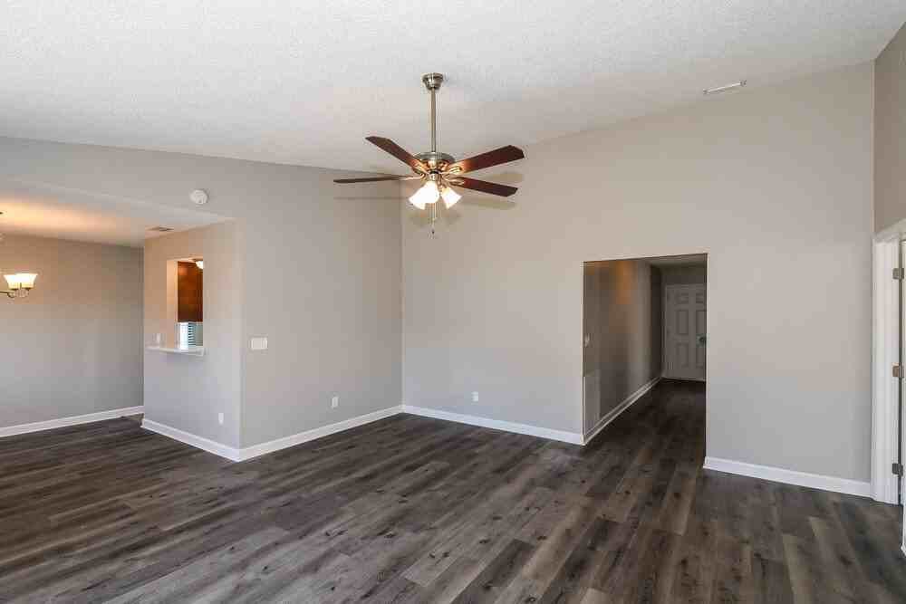 7974 Amandas Crossing Dr E - Photo 4 of 16