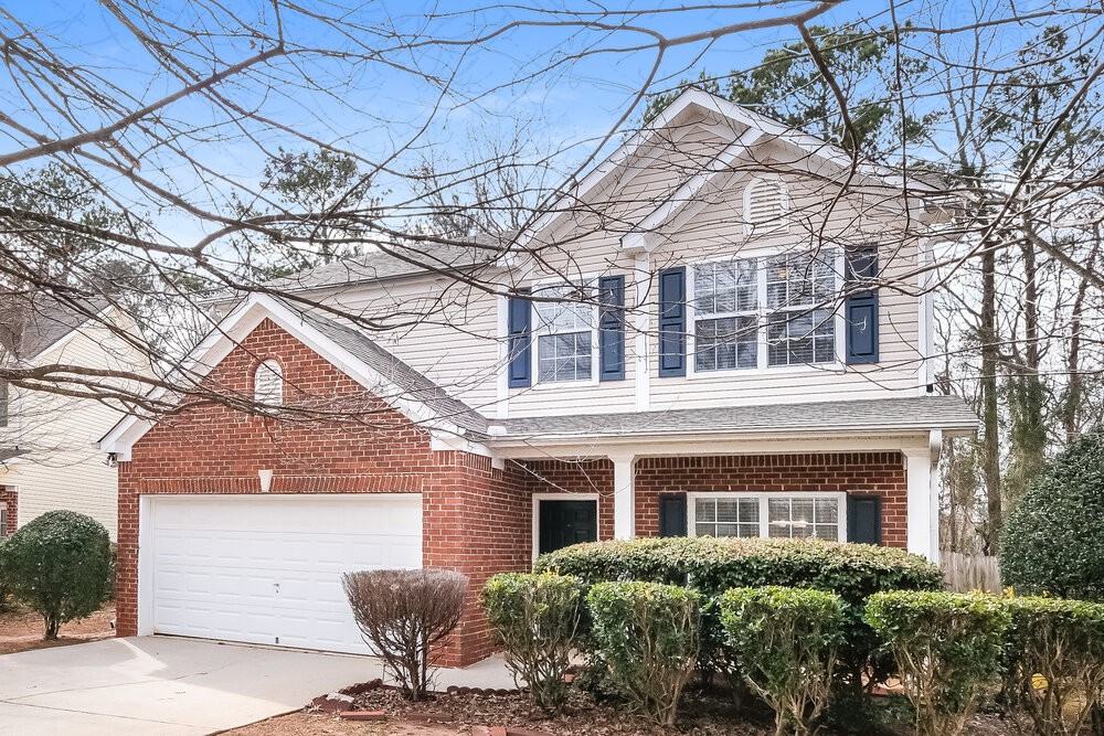 251 Winthrop Ln - Photo 4 of 17