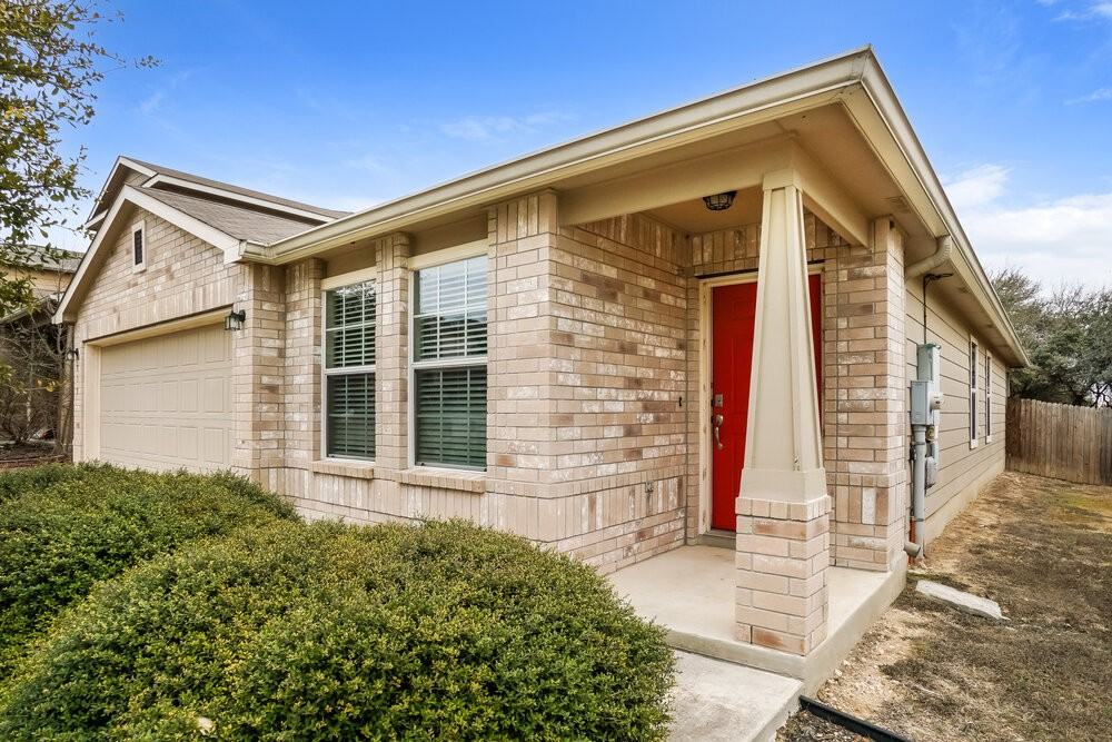 818 Cowhide Dr - Photo 3 of 16