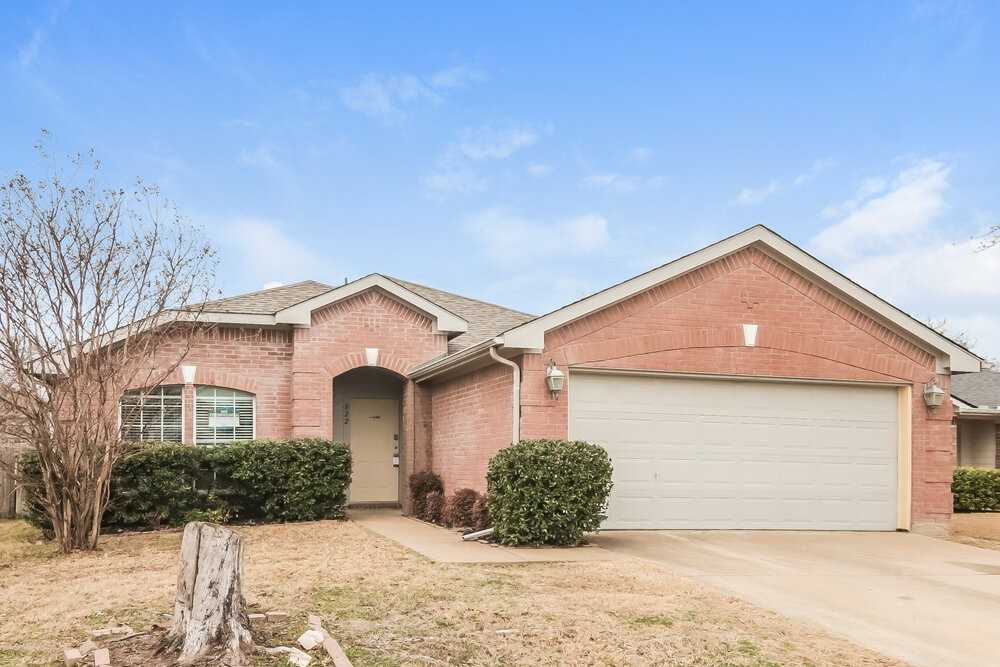 822 Sycamore St - Photo 3 of 16