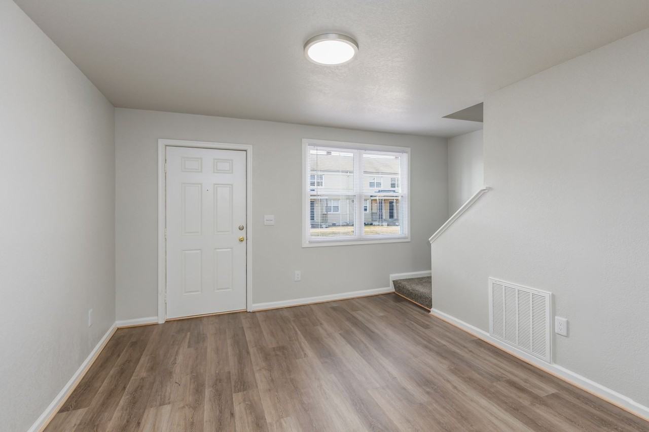 Seven Oaks Apartments - Photo 7 of 20