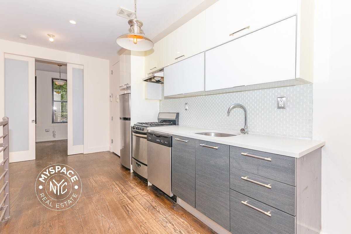 153 Starr St #1L - Photo 3 of 16