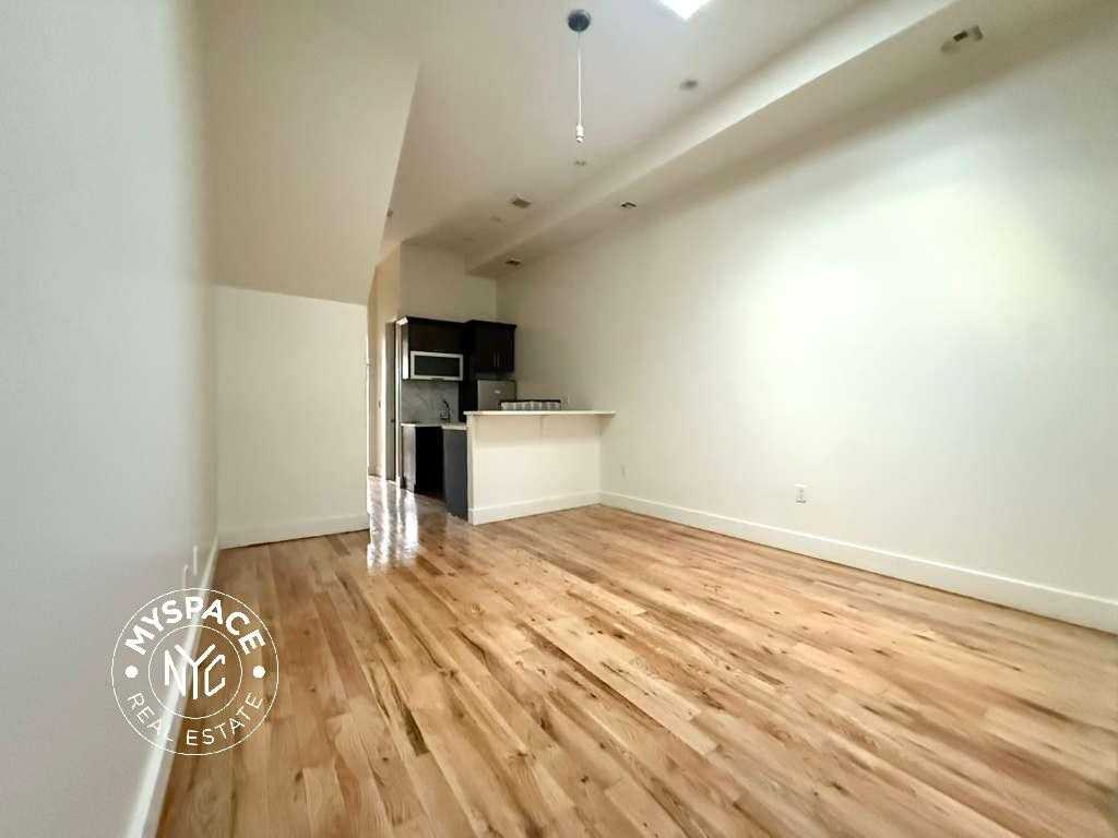 168 Cooper St #3L - Photo 2 of 12