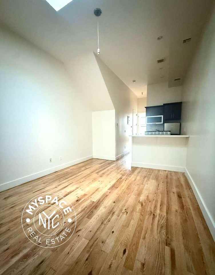 168 Cooper St #3L - Photo 3 of 12