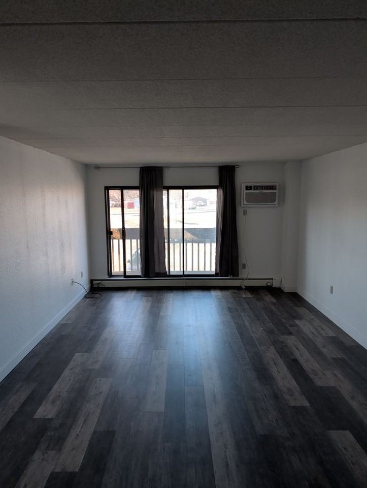 St. Vallerie Apartments - Photo 4 of 16