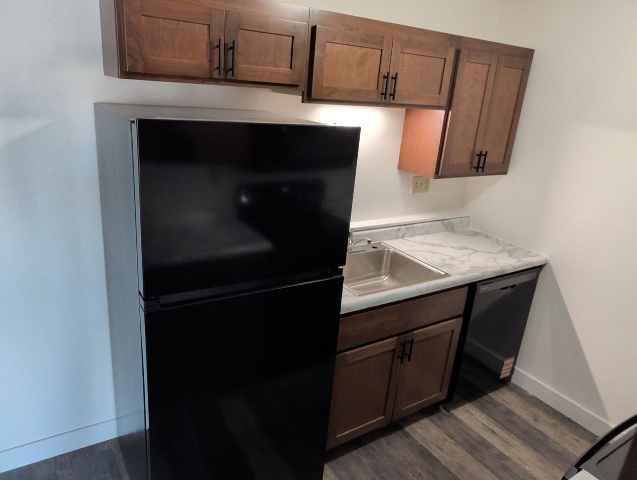 St. Vallerie Apartments - Photo 3 of 16