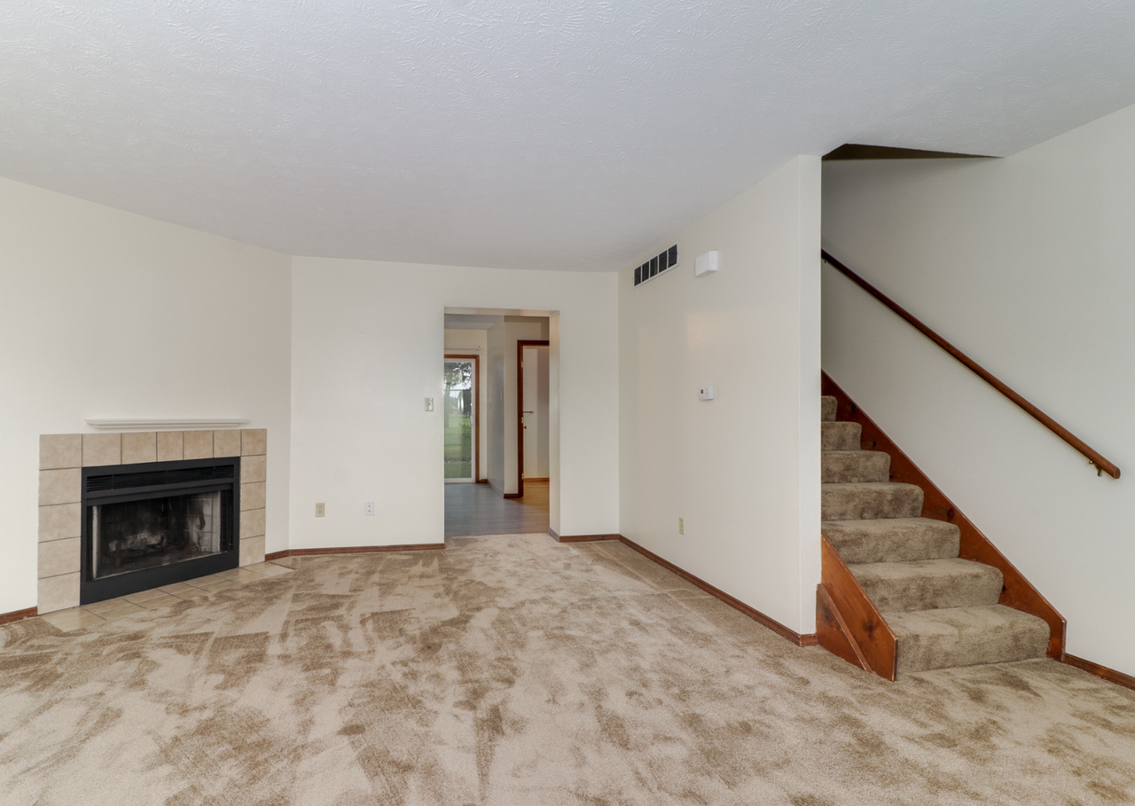 2208-2306 Rainbow Court - Photo 4 of 19