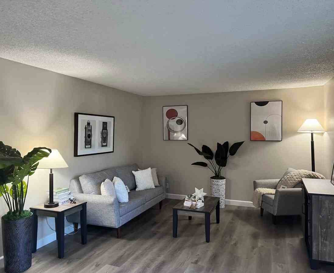 1481 Exposition Blvd - Photo 4 of 39