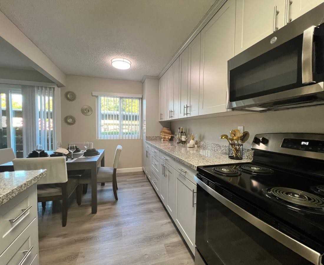 1481 Exposition Blvd - Photo 4 of 39