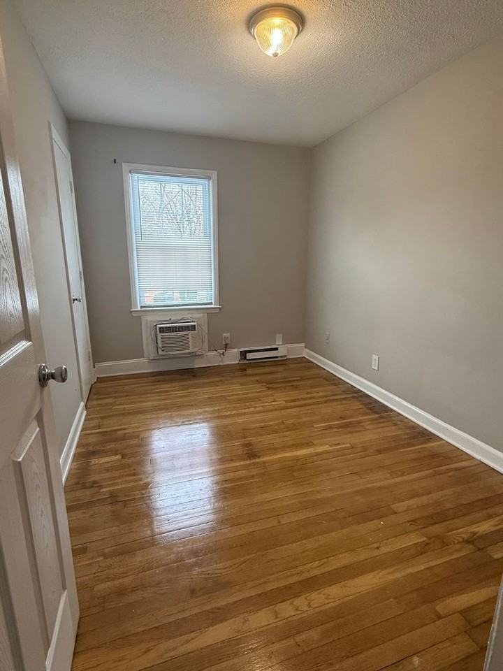 Affordable Updated 1,2,3&4 Bedroom Units!!!! Newly Renovated!!!! Available Now! - Photo 7 of 33