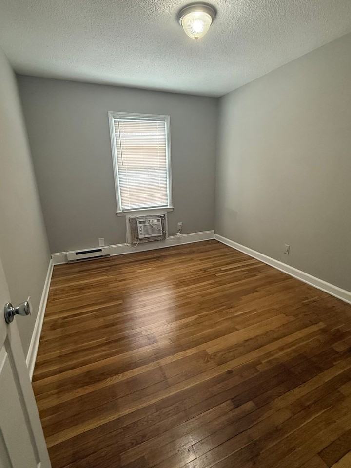 Affordable Updated 1,2,3&4 Bedroom Units!!!! Newly Renovated!!!! Available Now! - Photo 6 of 33