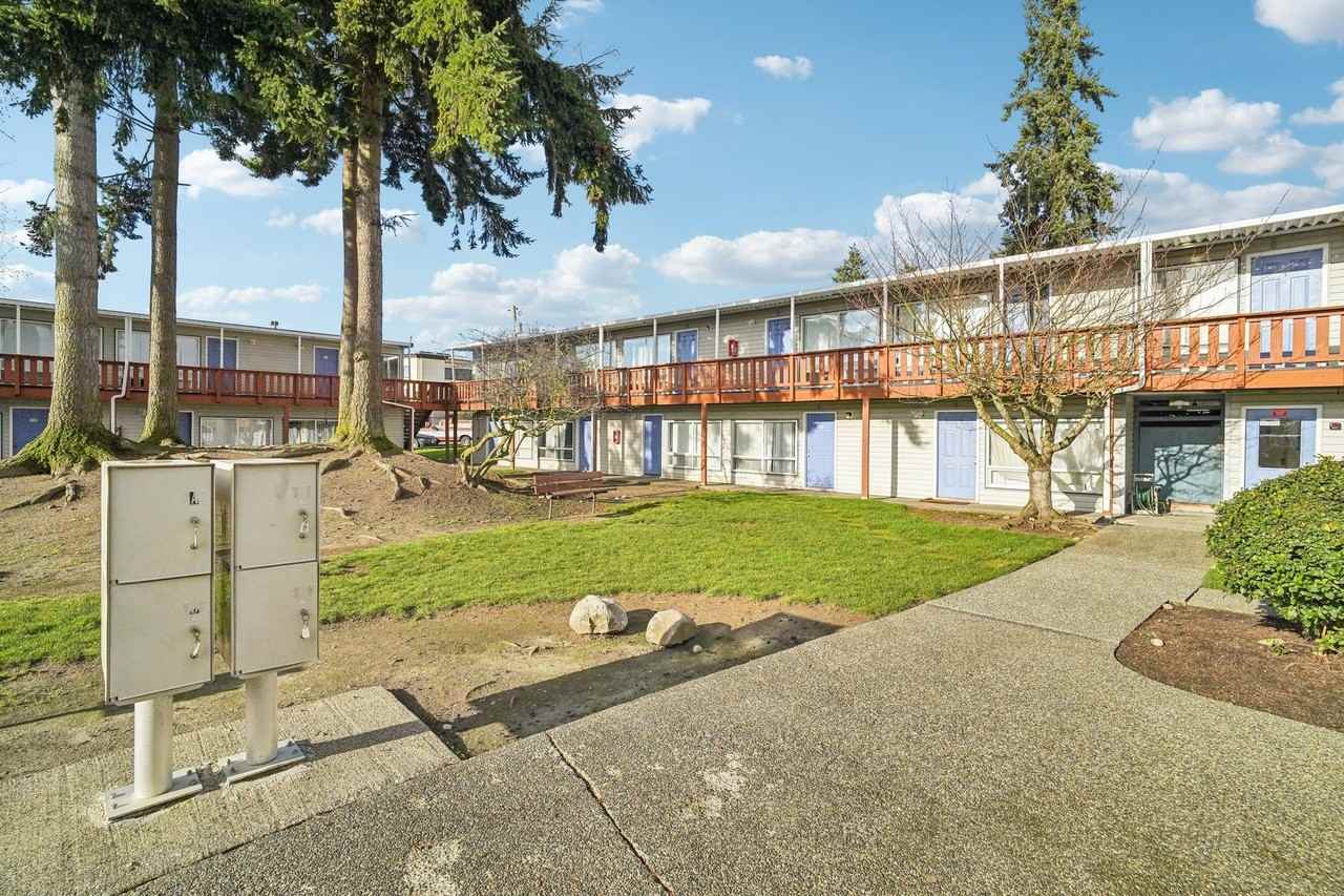 Brentwood Apartments - Photo 6 of 17