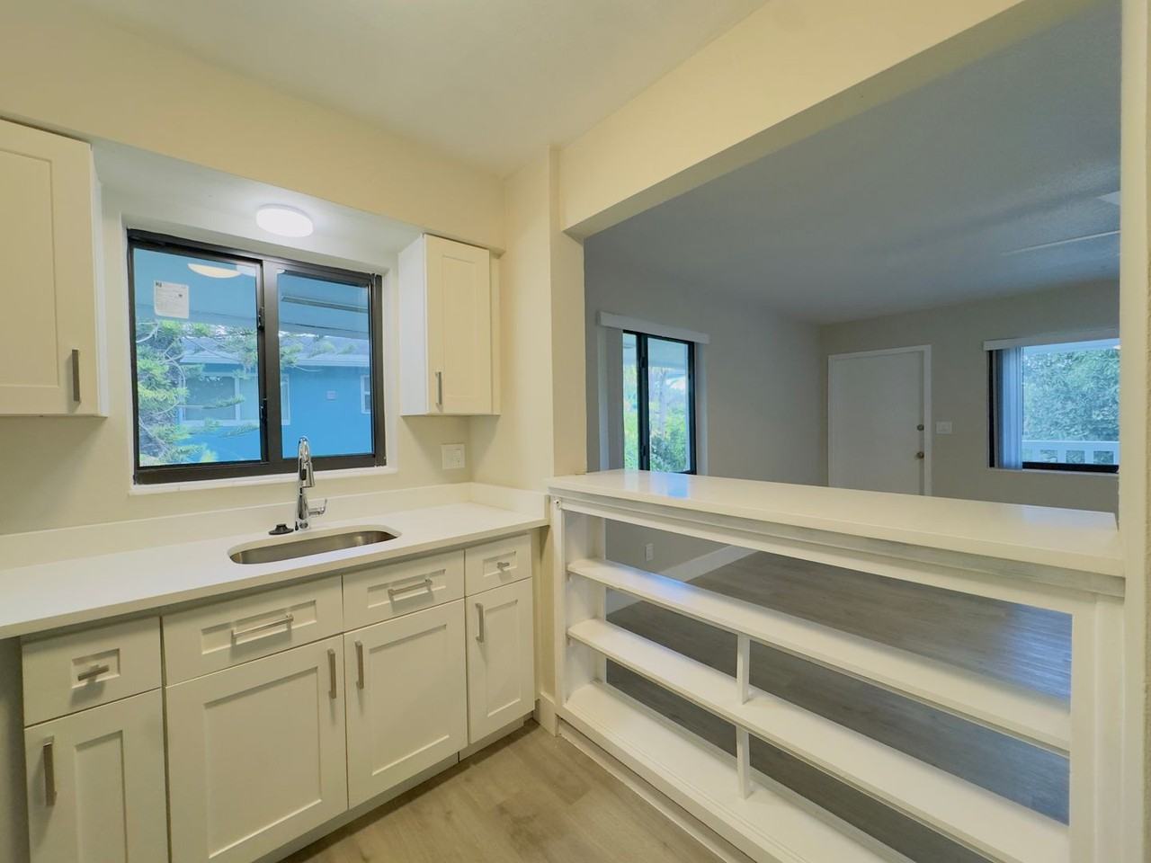 4317 NE 21ST AVE - Photo 3 of 17