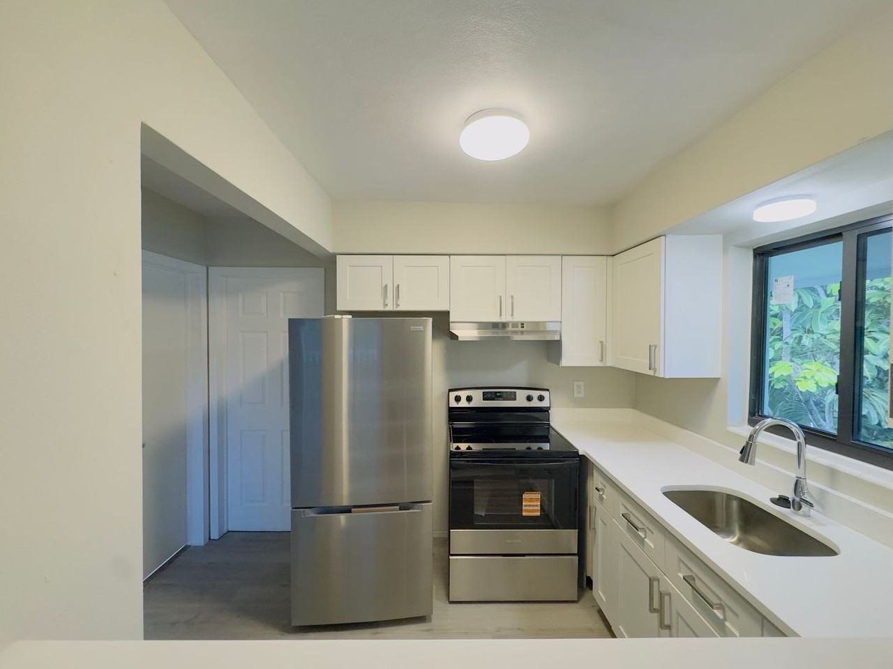 4317 NE 21ST AVE - Photo 4 of 17