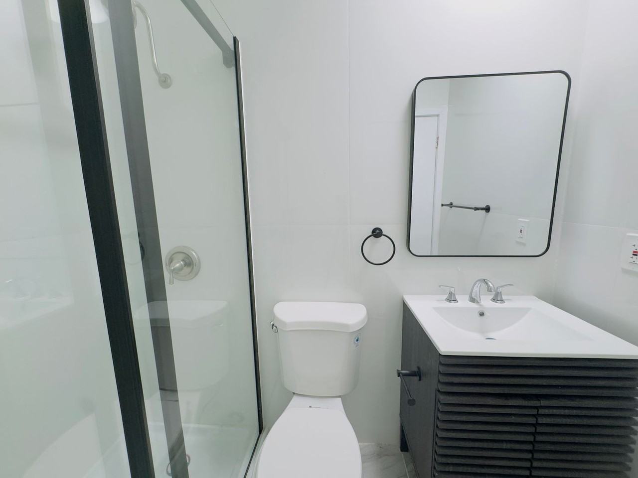 4317 NE 21ST AVE - Photo 5 of 17