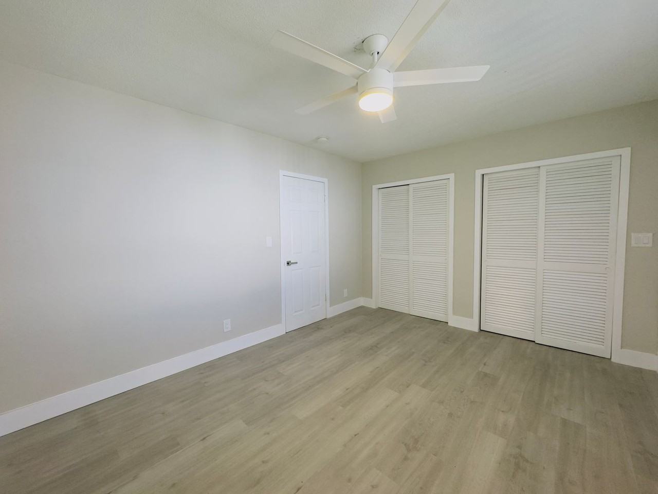 4317 NE 21ST AVE - Photo 6 of 17