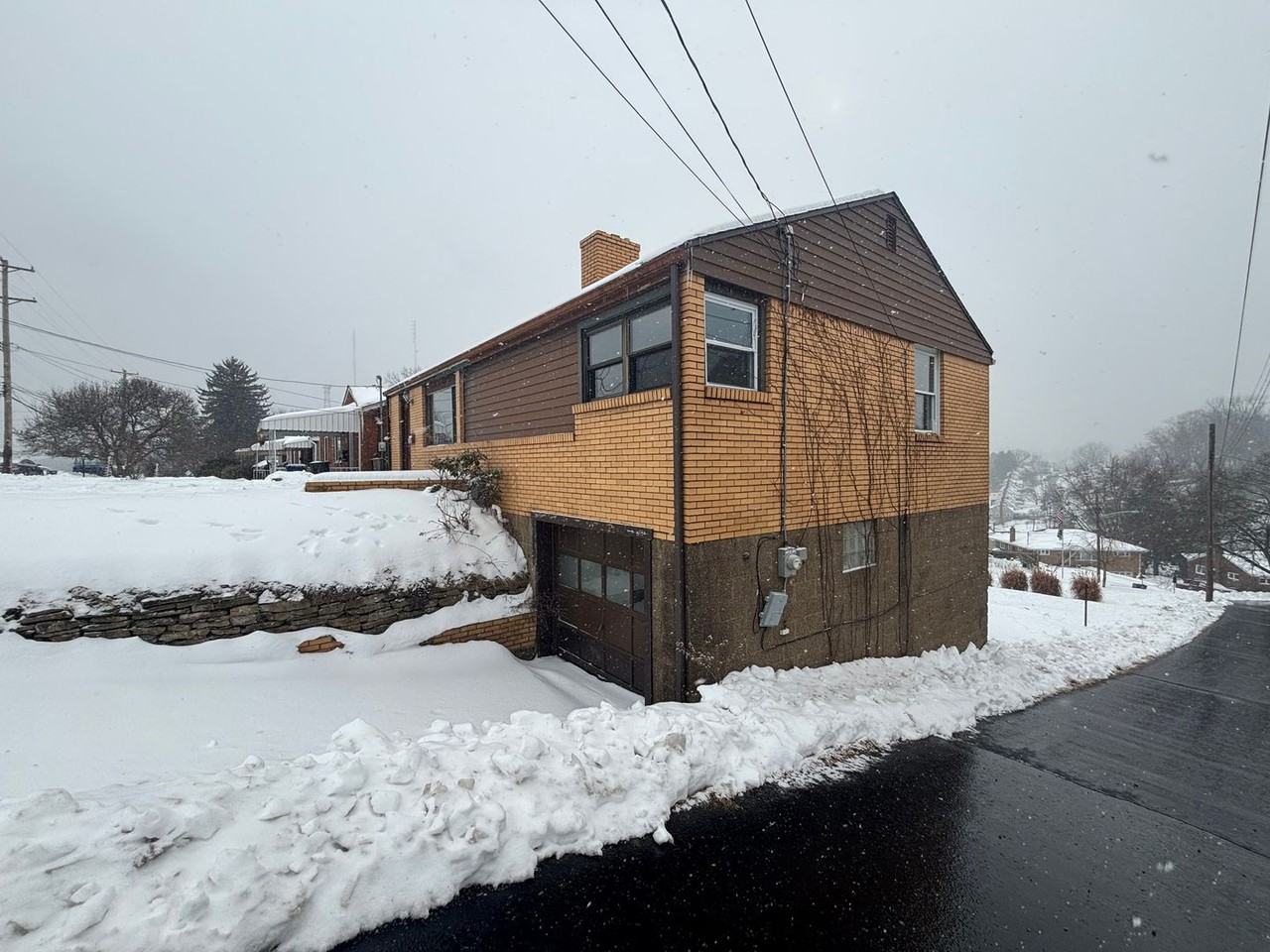 960 Agnew Rd - Photo 4 of 26