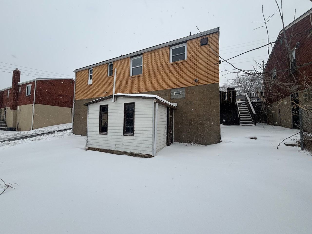 960 Agnew Rd - Photo 6 of 26