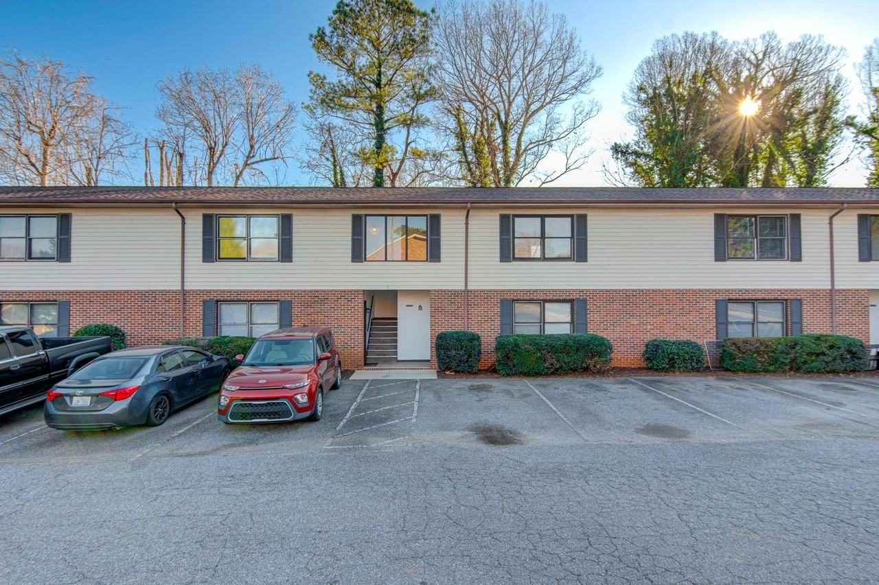 Grandview Terrace - Photo 2 of 37