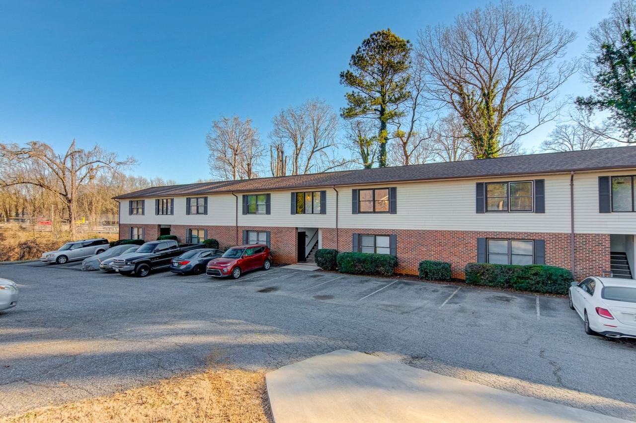 Grandview Terrace - Photo 4 of 37