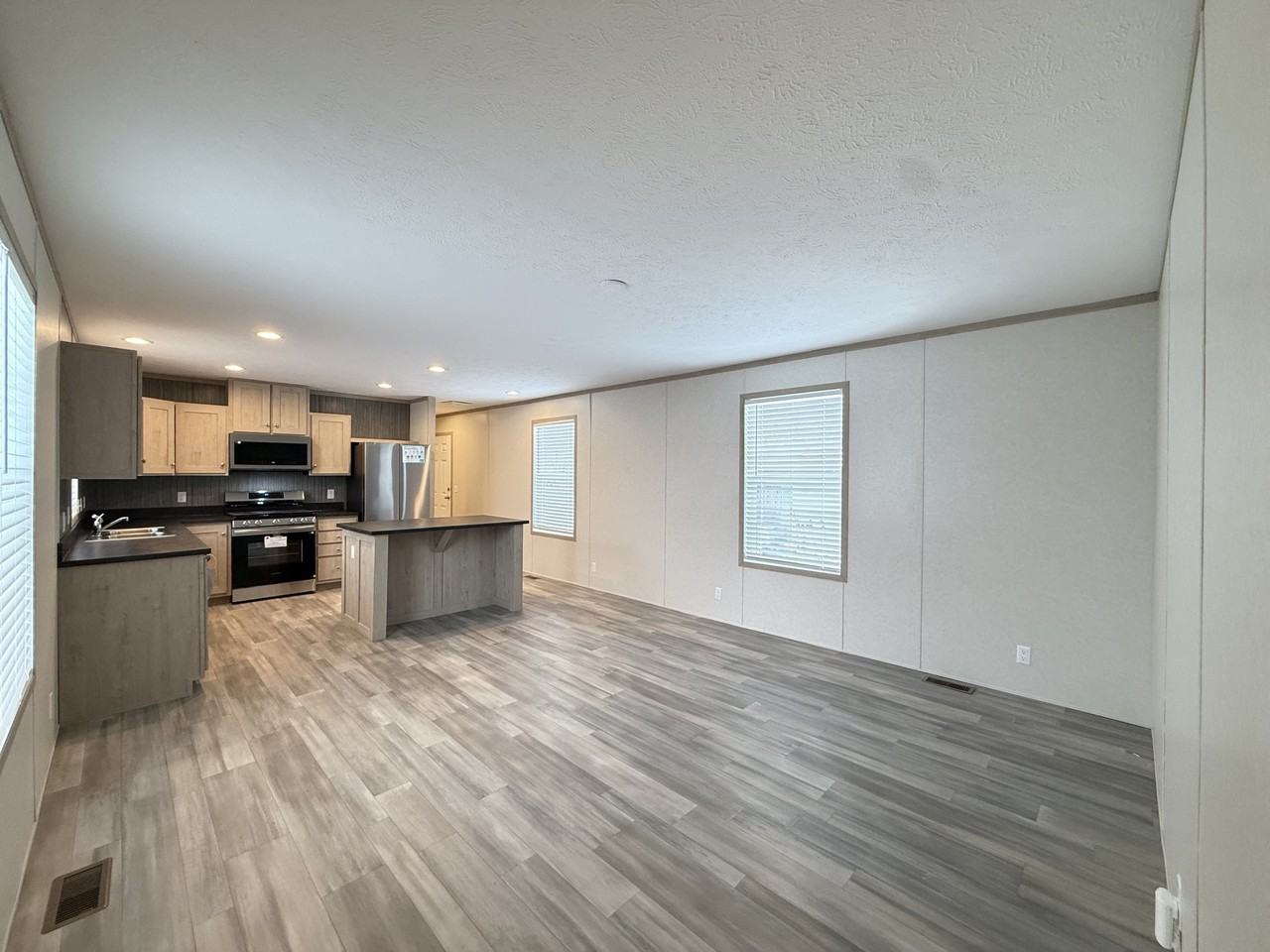 29773 W Deerfield Ct #124 - Photo 2 of 19