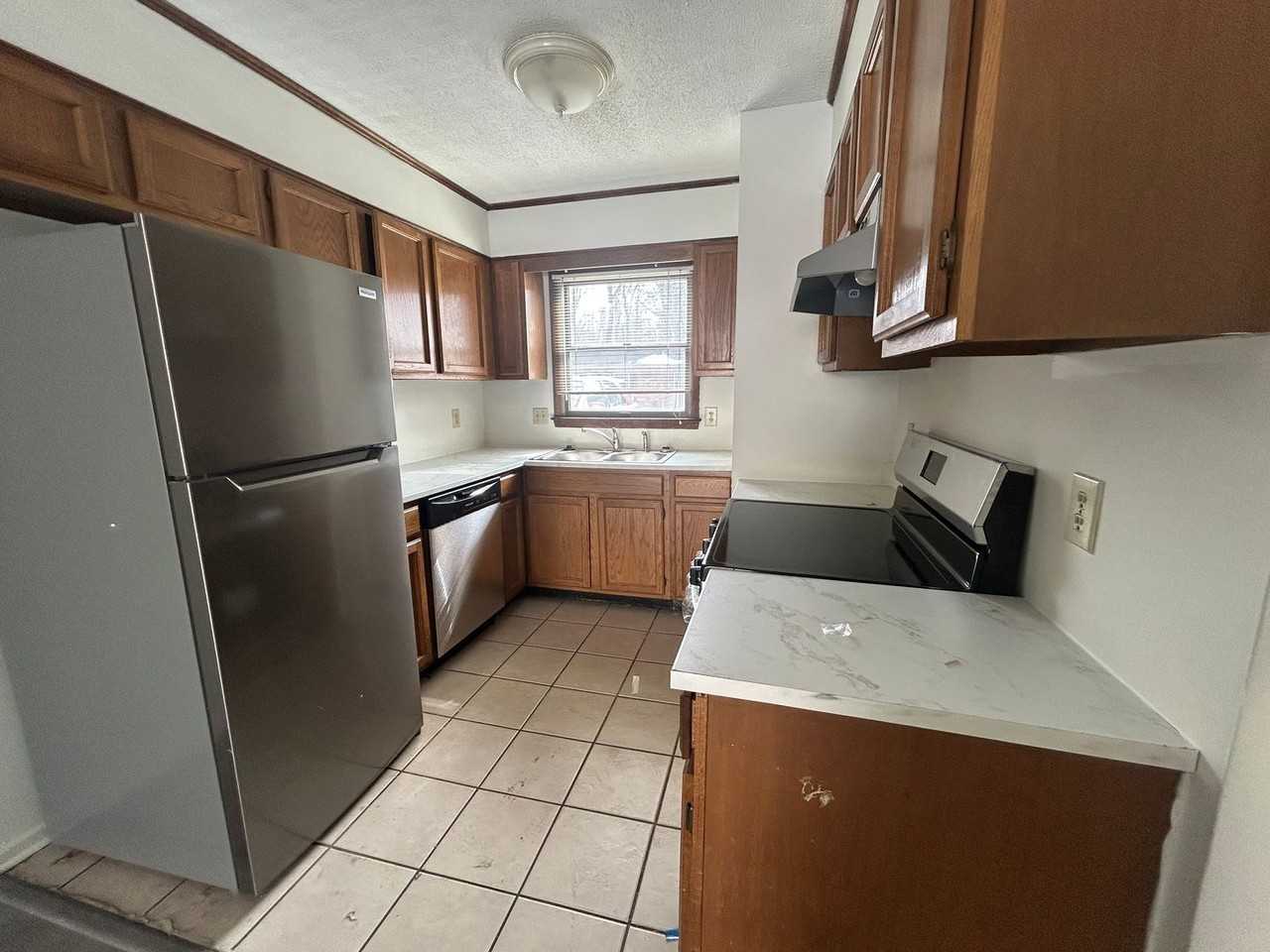 601 Timberline Dr - Photo 3 of 15