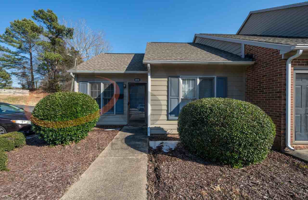 2610 Hitchcock Dr - Photo 2 of 13