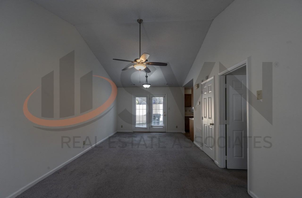 2610 Hitchcock Dr - Photo 3 of 13