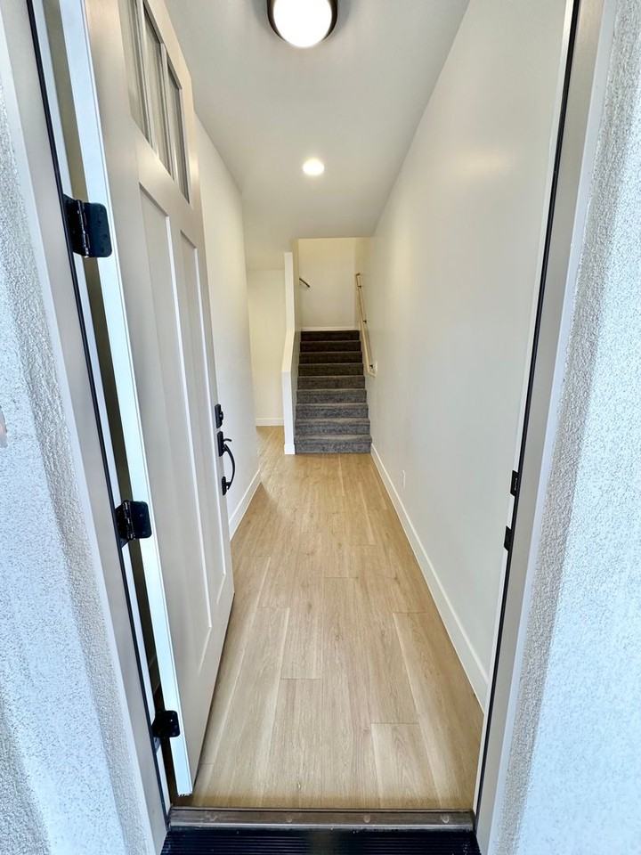 464 E Heritage Place Dr - Photo 4 of 36