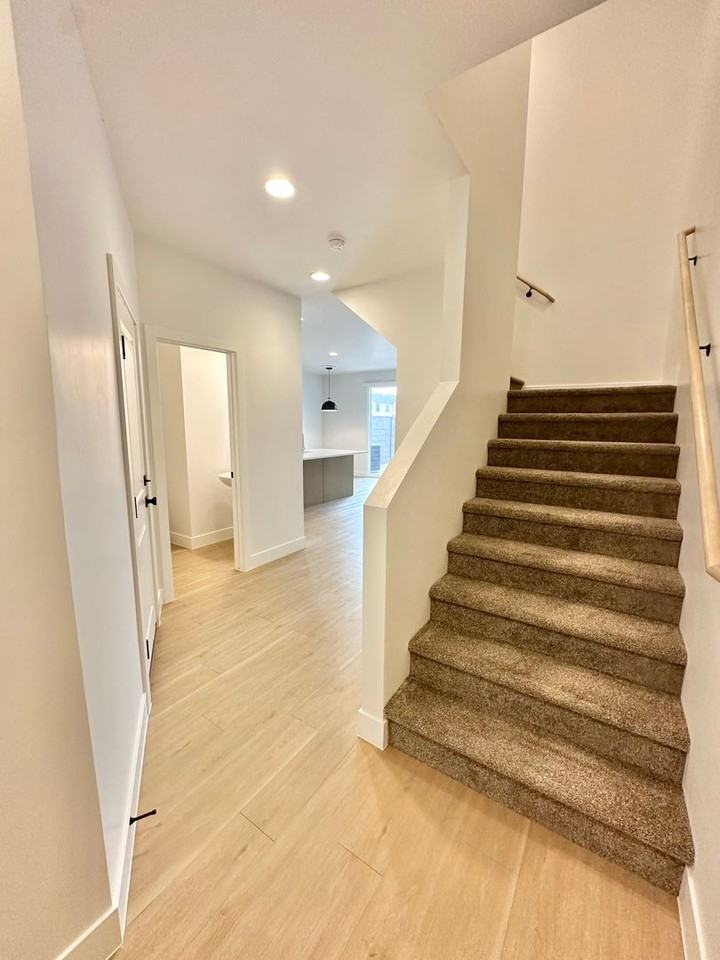 464 E Heritage Place Dr - Photo 5 of 36