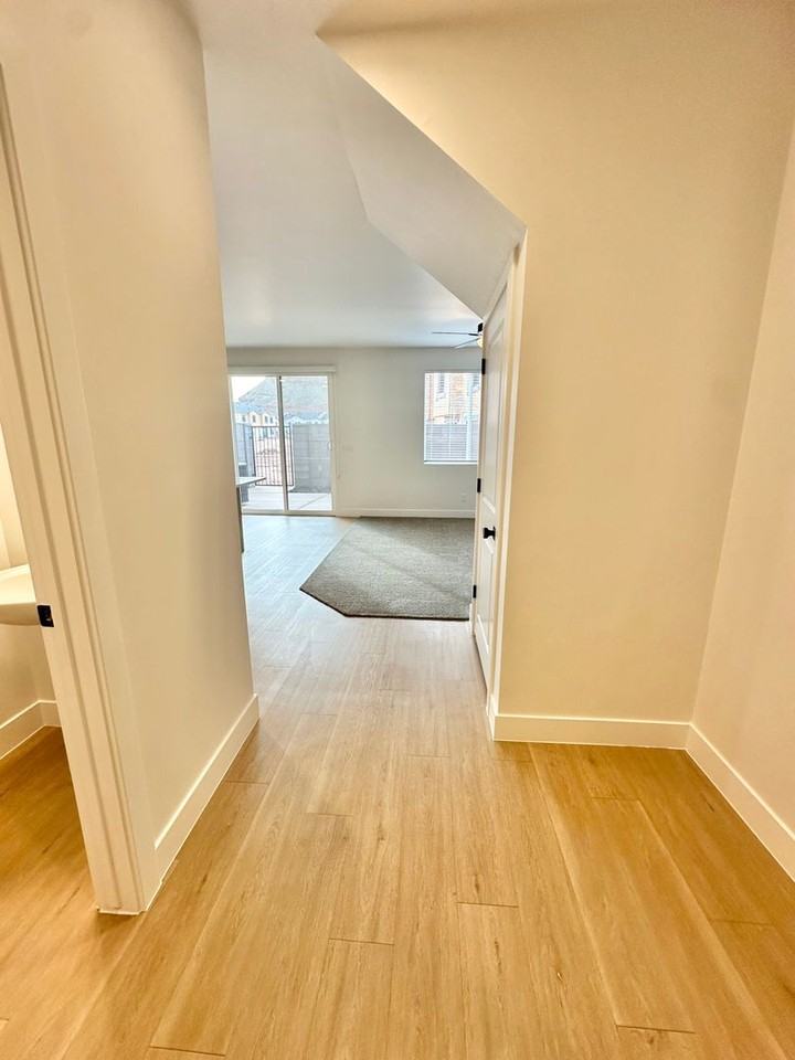 464 E Heritage Place Dr - Photo 7 of 36