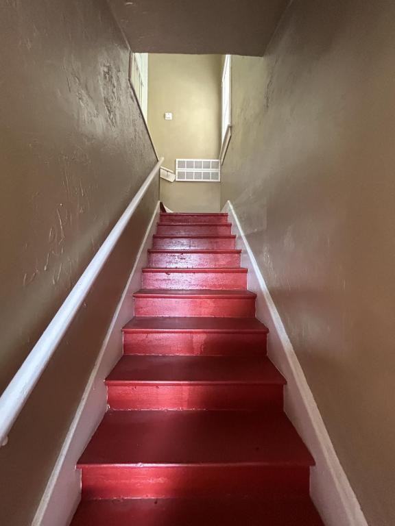 419 Macon Ave - Photo 2 of 12