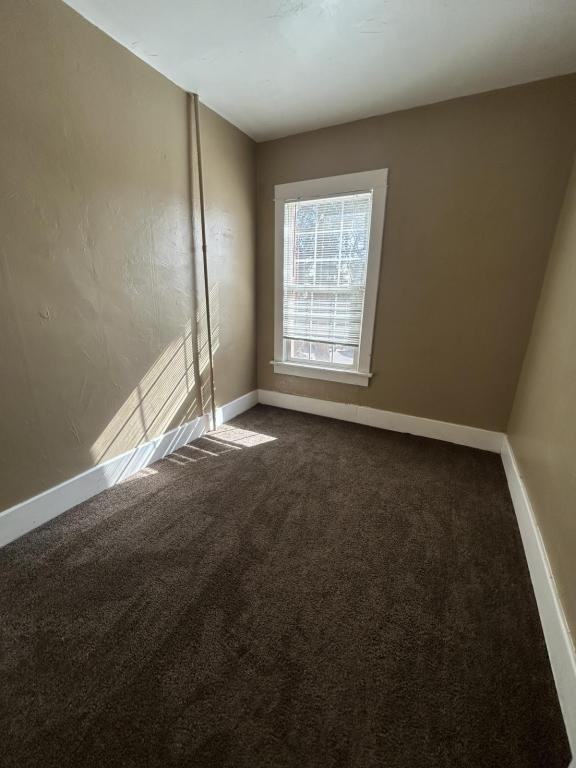 419 Macon Ave - Photo 3 of 12