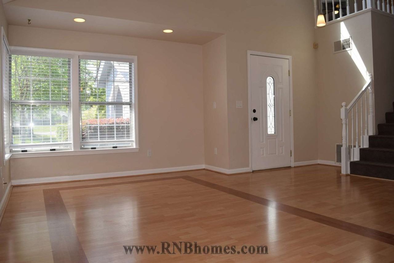 1024 Mcrae Way - Photo 3 of 23