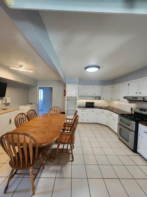 995 Rosecrans St - Photo 4 of 26