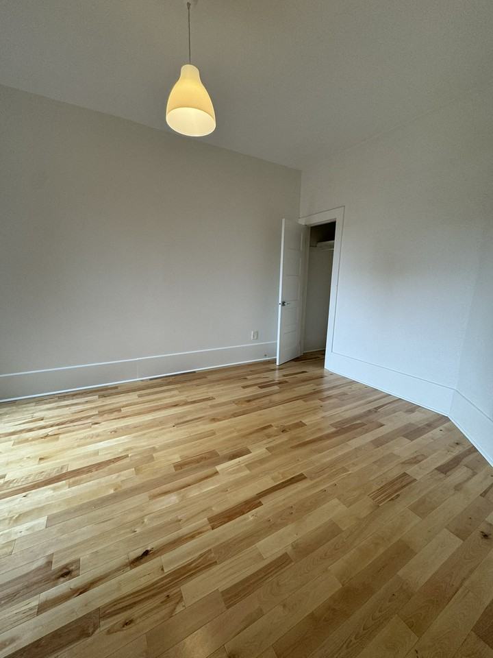 5556 Rue Jeanne-Mance - Photo 4 of 12