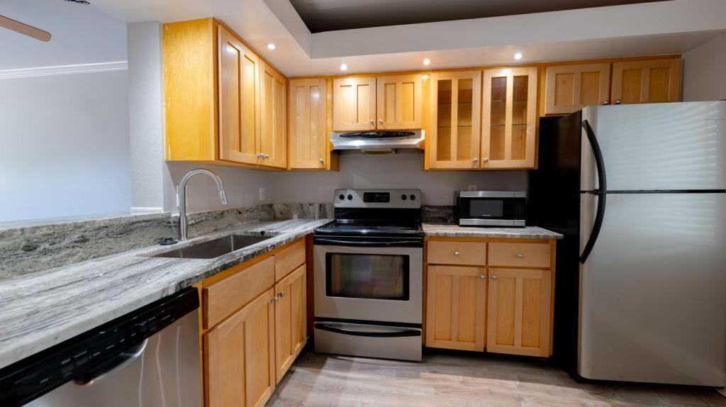 2211 Belleair Rd - Photo 5 of 14