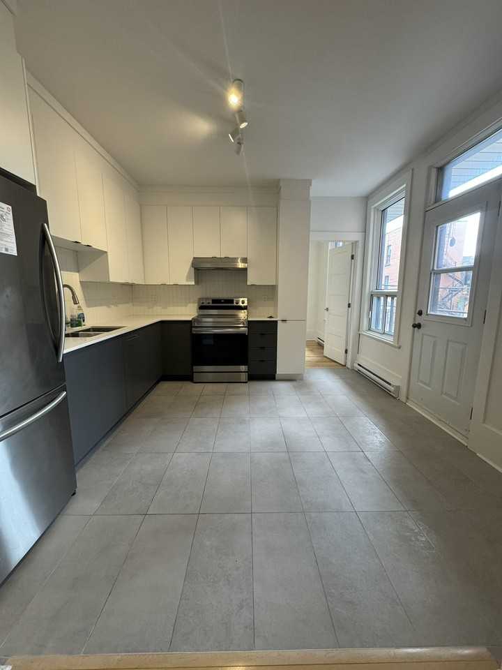 5556 Rue Jeanne-Mance - Photo 6 of 12