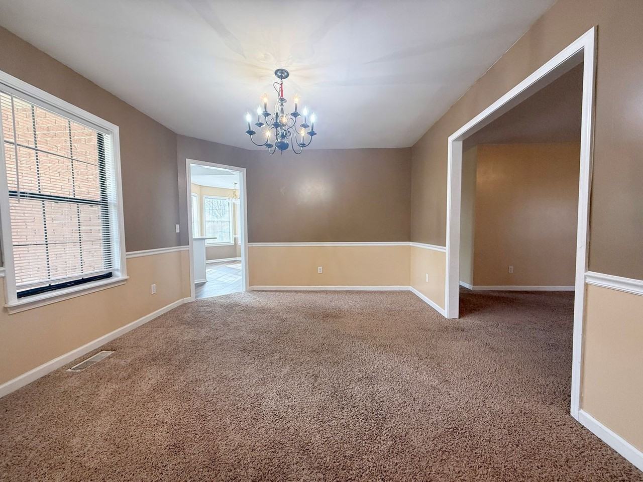2729 Churchill Dr - Photo 3 of 42