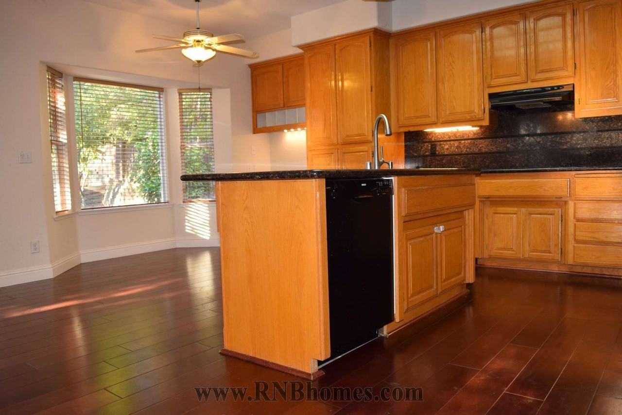 303 Ironwood Cir - Photo 5 of 26