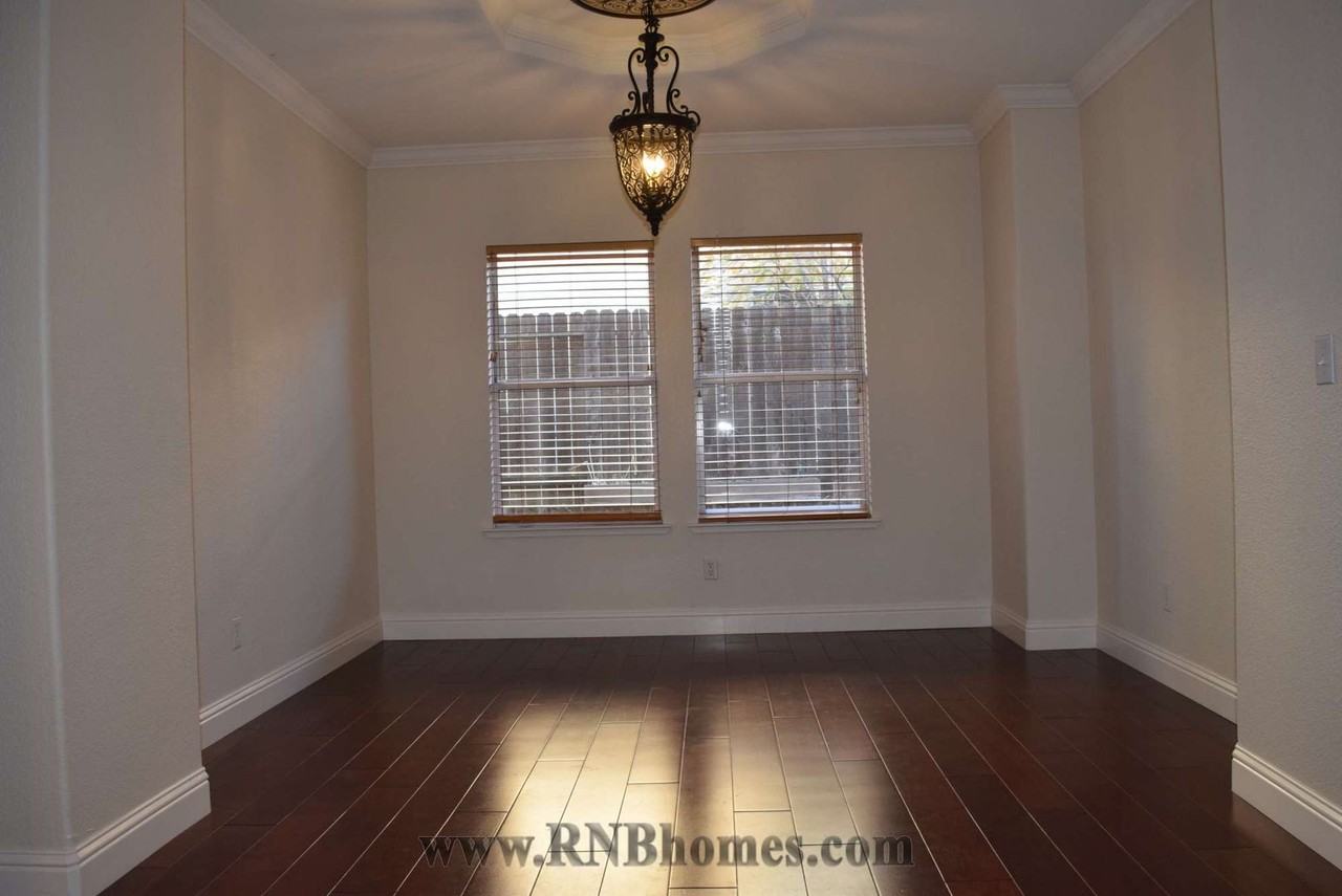 303 Ironwood Cir - Photo 7 of 26