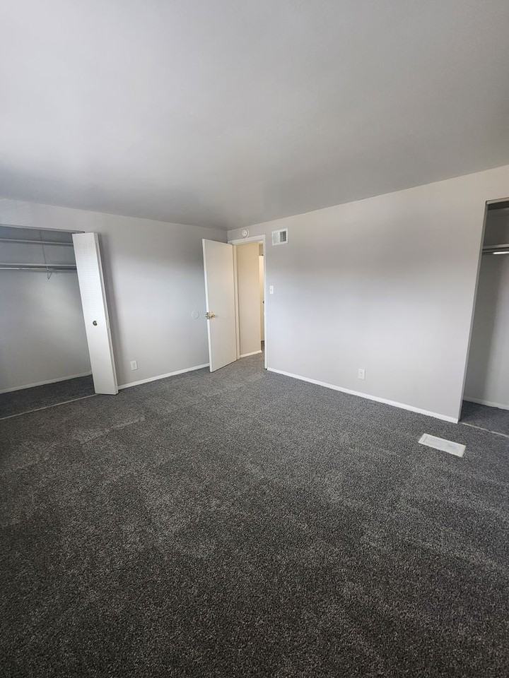 4811 Rolling Ridge Dr - Photo 7 of 9