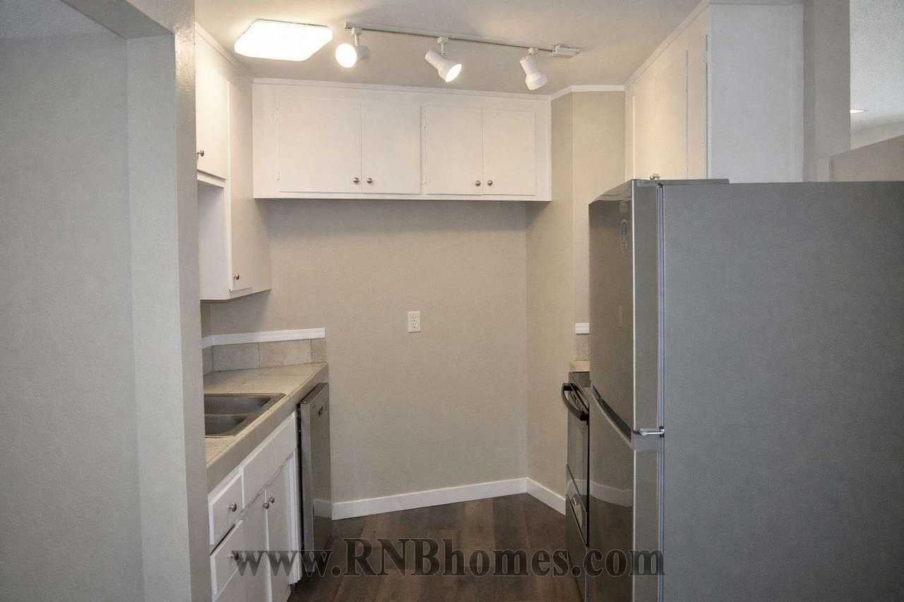 6049 Northcrest Cir #2 - Photo 5 of 13