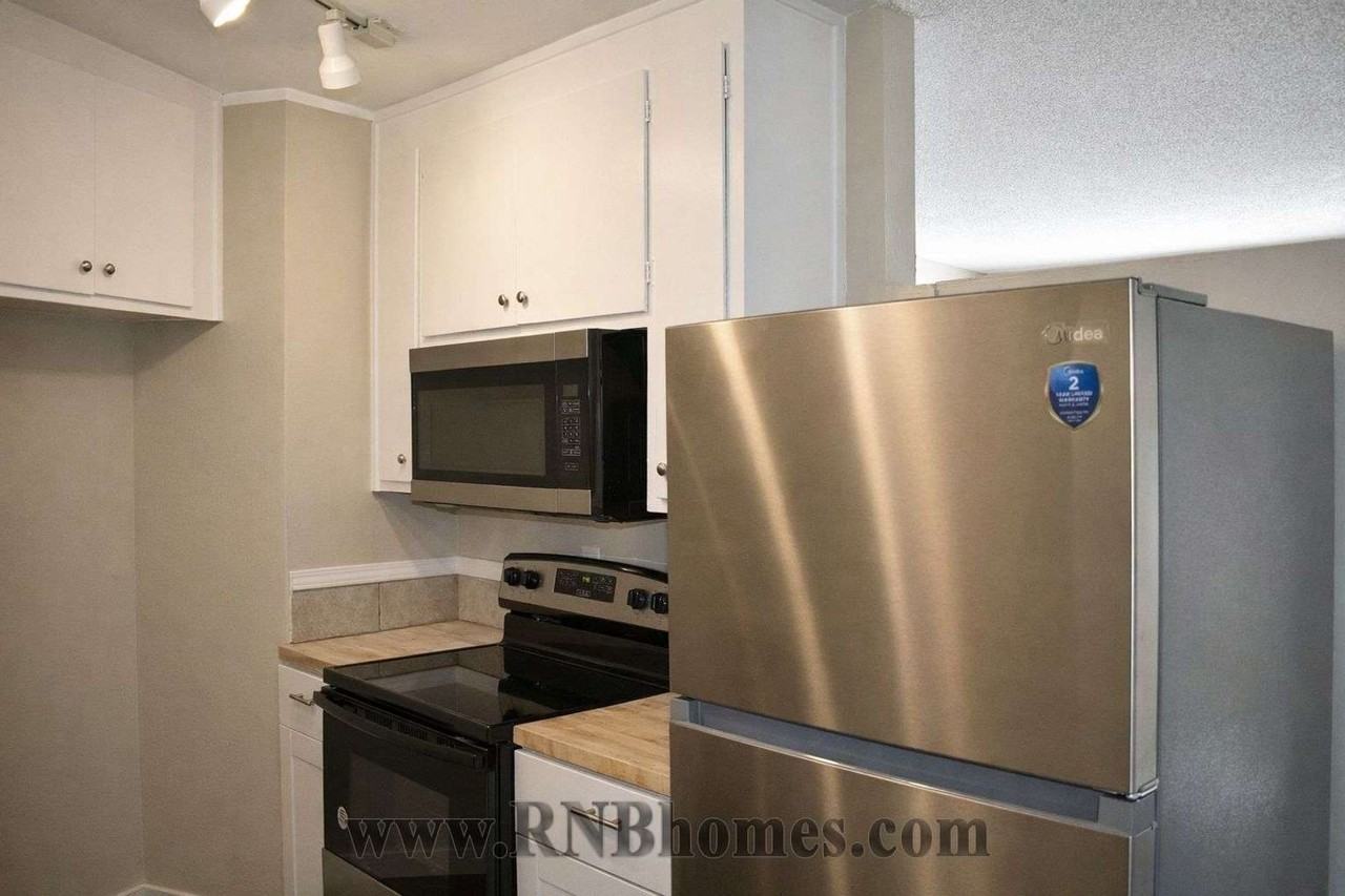 6049 Northcrest Cir #2 - Photo 6 of 13