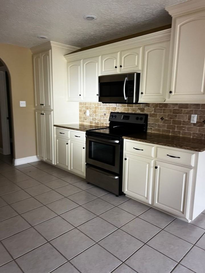 317 Barbara Dr - Photo 7 of 20