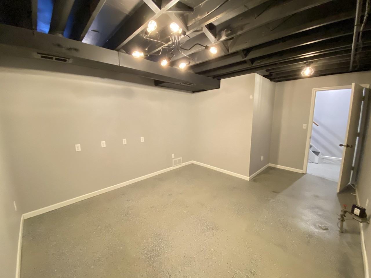 1540 5th Ave Sw - Photo 4 of 21